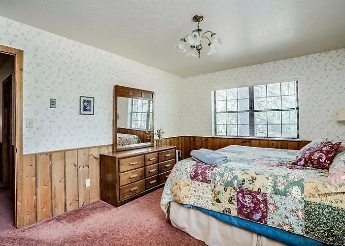 Gorgeous With Fireplace And Barbecue In Greer, Arizona Holiday home *