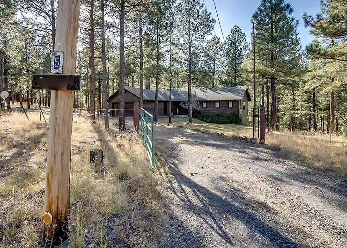 Gorgeous With Fireplace And Barbecue In Greer, Arizona